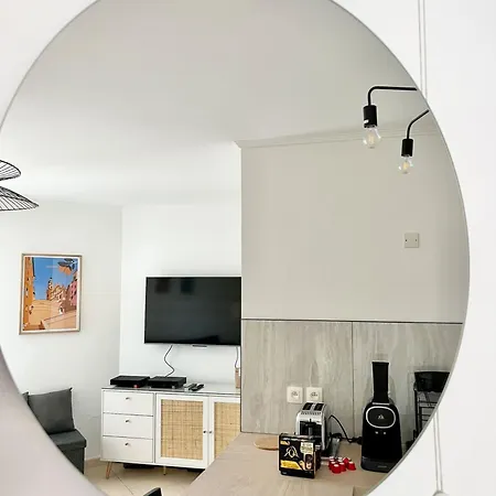 'la Melanie' Neuf, Equipe, Terrasse, Centre شقة مينتون