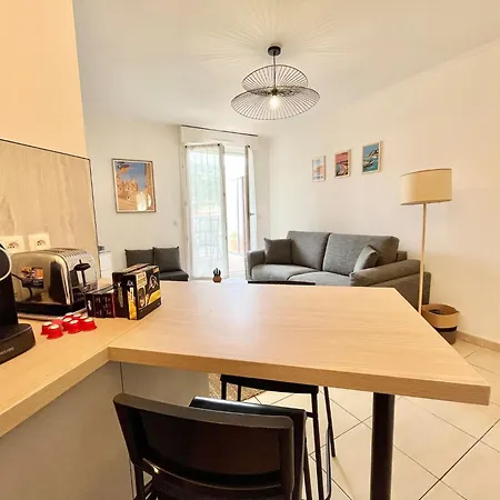 'la Melanie' Neuf, Equipé, Terrasse, Centre