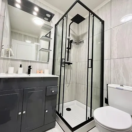 'la Melanie' Neuf, Equipé, Terrasse, Centre