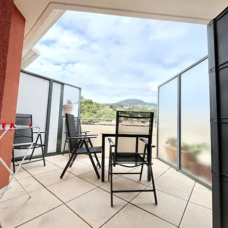 'la Melanie' Neuf, Equipé, Terrasse, Centre