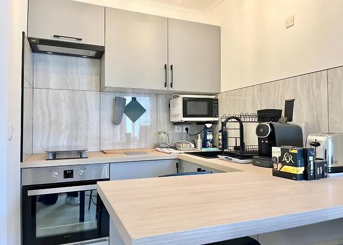 'la Melanie' Neuf, Equipe, Terrasse, Centre