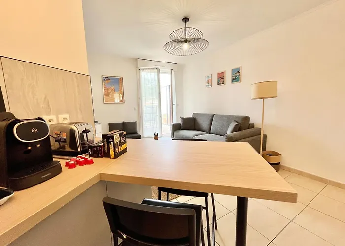 'la Melanie' Neuf, Equipe, Terrasse, Centre